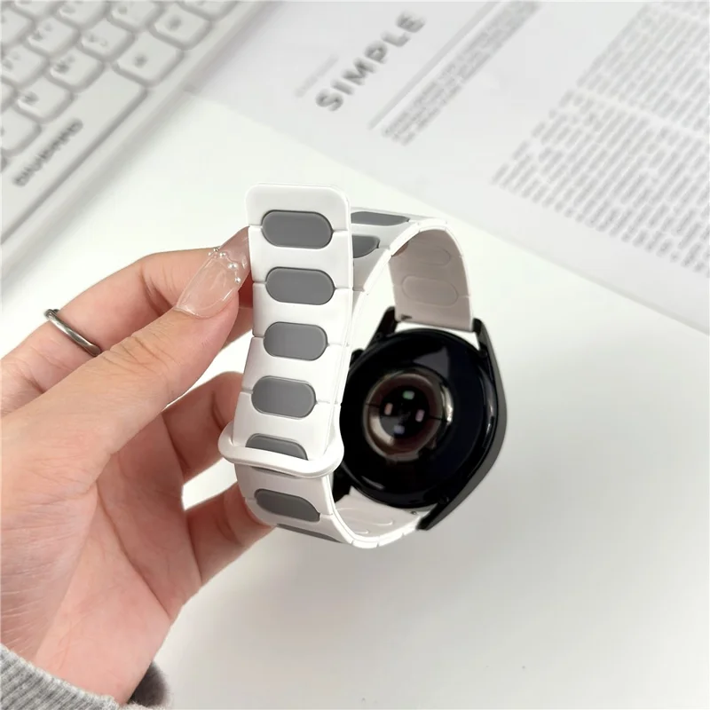 18mm Oval Design Magnetic Strap for Garmin Venu 3S / 2S / Forerunner 265S / 255S Silicone Watch Band Dual Color - White / Grey