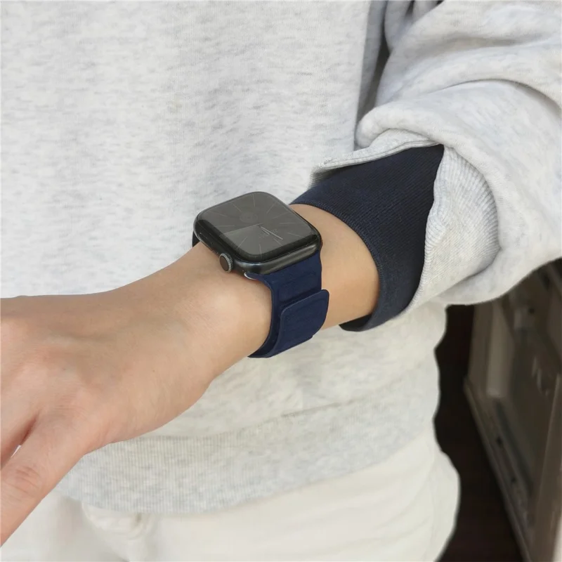 Pulseira Magnética em Camurça para Apple Watch Series 11 10 42mm / 9 8 7 41mm / SE3 SE2 SE 6 5 4 40mm / 3 2 1 38mm, Pulseira Quadrada - Azul Marinho