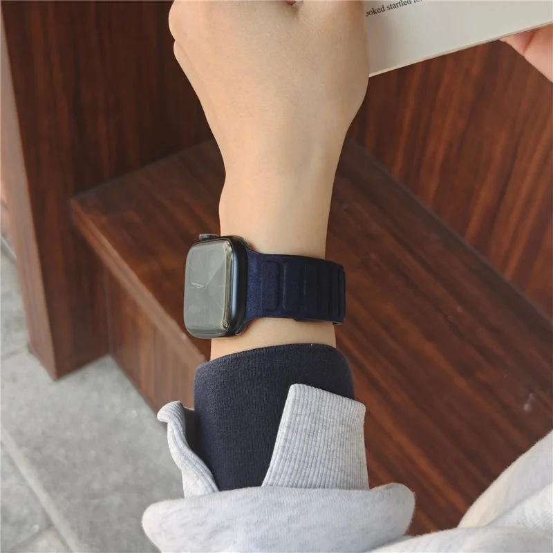 Pulseira Magnética em Camurça para Apple Watch Series 11 10 42mm / 9 8 7 41mm / SE3 SE2 SE 6 5 4 40mm / 3 2 1 38mm, Pulseira Quadrada - Azul Marinho