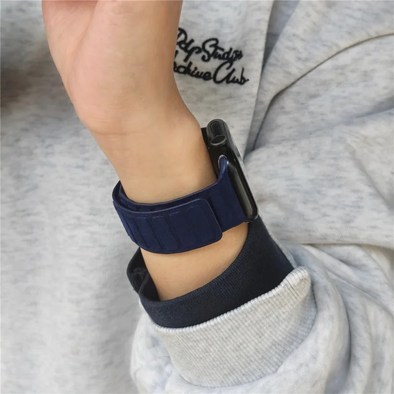 Pulseira Magnética em Camurça para Apple Watch Series 11 10 42mm / 9 8 7 41mm / SE3 SE2 SE 6 5 4 40mm / 3 2 1 38mm, Pulseira Quadrada - Azul Marinho