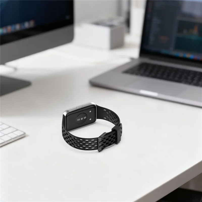 Дышащий силиконовый ремешок с отверстиями для Huawei Band 11 / 11 Pro / 11 NFC / 11 Pro NFC спортивный ремешок для часов — черный