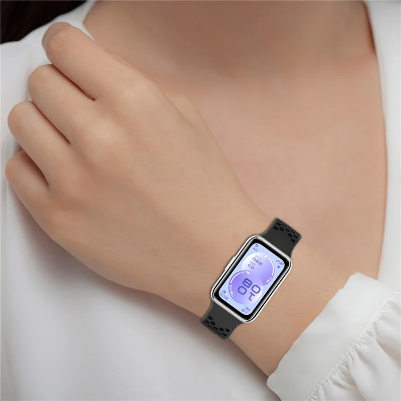 Дышащий силиконовый ремешок с отверстиями для Huawei Band 11 / 11 Pro / 11 NFC / 11 Pro NFC спортивный ремешок для часов — черный
