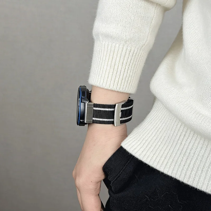 22mm Nylon Strap for Oppo Watch 4 Pro / X3 / X2 / X Breathable Replacement Wristband - Black  /  White