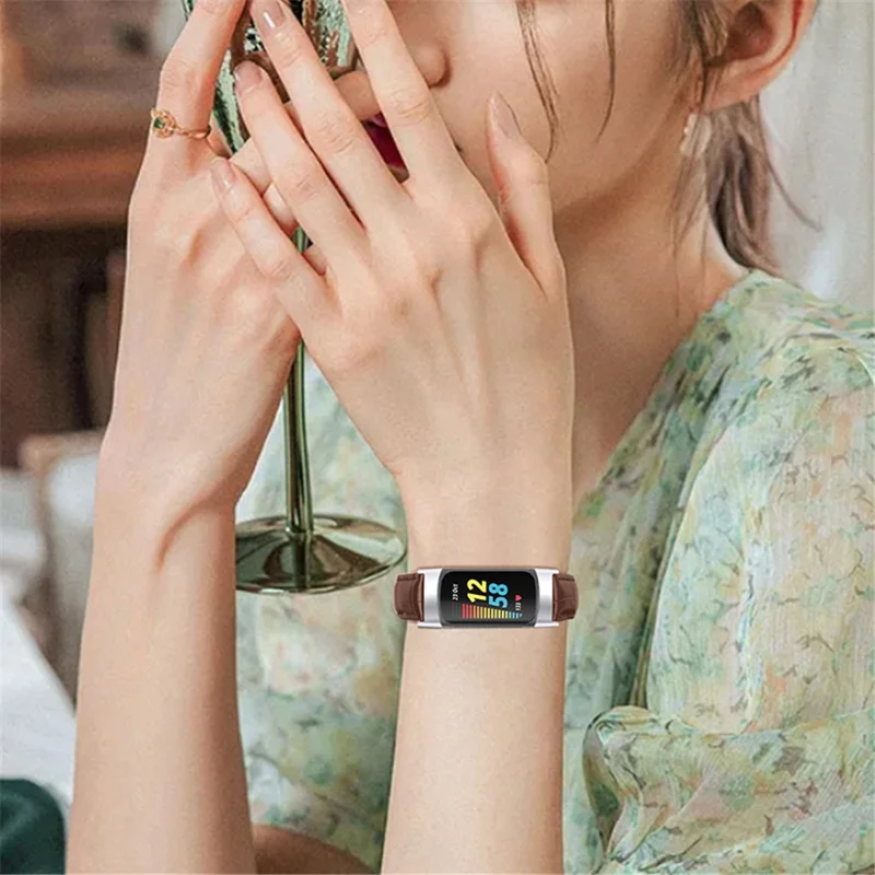 Correia de Relógio Inteligente em Couro Genuíno com Textura de Crocodilo, Ajustável, para Fitbit Charge 6 / 5 - Marrom