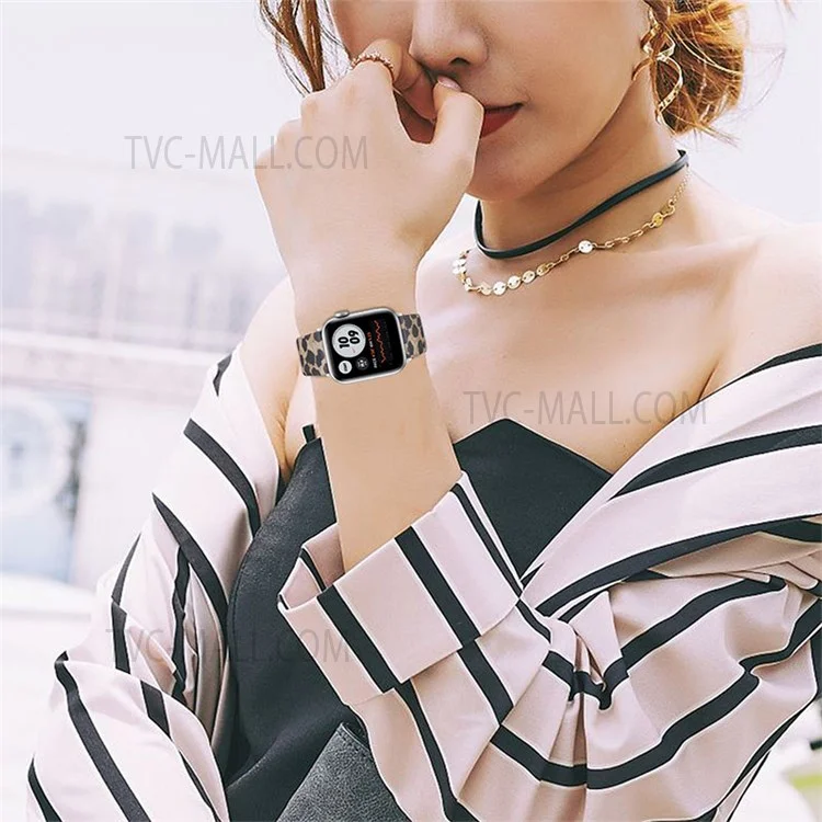 iWatch Leopard Pattern Top Layer Cowhide Genuine Leather Wrist Bracelet Pointed Tail Watchband for Apple Watch Ultra 2 49mm / Series 9 45mm / SE (2023) 44mm / Ultra 49mm / Series 8 45mm / 7 45mm / Watch Series 6 /  SE 44mm / SE (2022) 44mm / 5 / 4 44mm / Watch Series 3 / 2 / 1 42mm - Army Green Leop