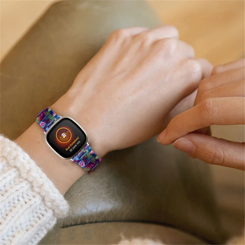 Harz-Armband-Armband 3-Perlen-Strap-Ersatz Für Fitbit Versa 3 / Fitbit Sense. - Lila / Grüne Blumen