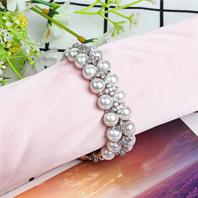 Pulseira de relógio inteligente com decoração de pérolas falsas e strass para Apple Watch Series 10 42mm / 9 8 7 41mm / 6 5 4 SE SE (2022) SE (2023) 40mm / 3 2 1 38mm - Branco