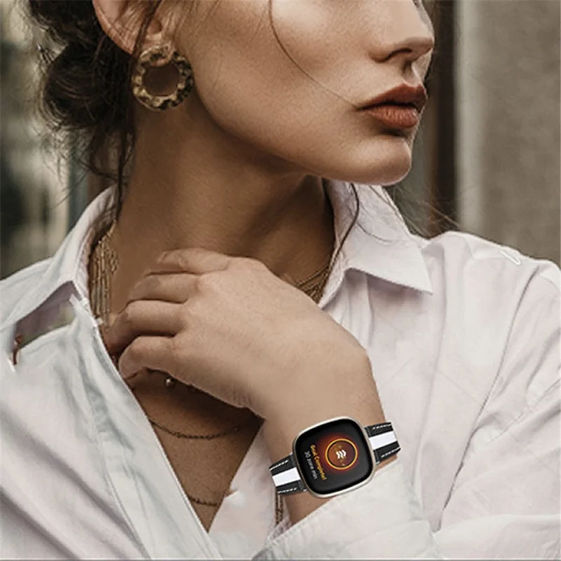 Para Fitbit Versa 3/Sense Splicing Design Wrist Strap Top Layer Cowhide Leather Replacement Watch Band - Preto/Branco