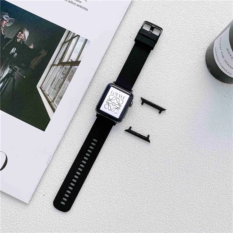 Pour Apple Watch Series 10 46mm / Ultra 2 Ultra 49mm / 9 8 7 45mm / SE (2023) SE (2022) SE 6 5 4 44mm / 3 2 1 42mm Bracelet de montre en silicone texturé Boucle ardillon réglable Bracelet de remplacement - Noir