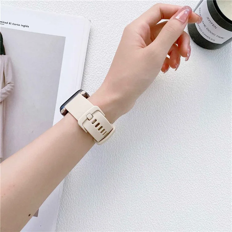 Pour Apple Watch Series 10 46mm / Ultra 2 Ultra 49mm / 9 8 7 45mm / SE (2023) SE (2022) SE 6 5 4 44mm / 3 2 1 42mm Bracelet de montre en silicone texturé Boucle ardillon réglable Bracelet de remplacement - Noir