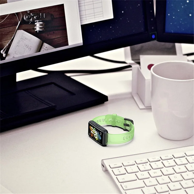 Bracelet de montre intelligent translucide pour Huawei Band 7, bracelet de remplacement en silicone souple et réglable - Noir transparent