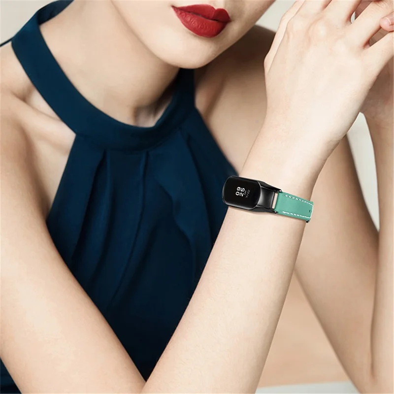 For Xiaomi Mi Band 7 Genuine Cowhide Leather Watch Strap Replacement Watchband with Black Watch Case - Green