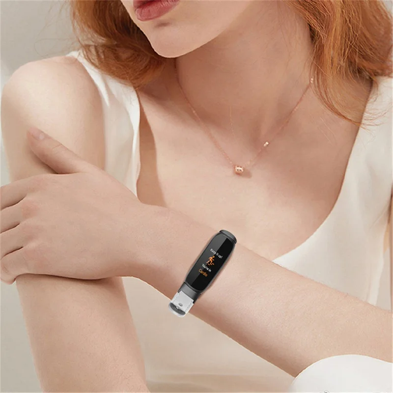 Für Fitbit Luxe Soft Top -layer Cowhide Watch -gurt -austauschhandwerk Mit Doppelten Nieten, Schwarzem Anschluss - Weiß