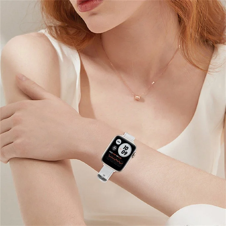 Для Apple Watch Series 10 46 мм / Ultra 2 Ultra 49 мм / 9 8 7 45 мм / SE (2023) SE (2022) SE 6 5 4 44 мм / 3 2 1 42 мм Оригинальный ремешок из воловьей кожи с двойной пуговицей (ретро-золотой соединитель) - белый