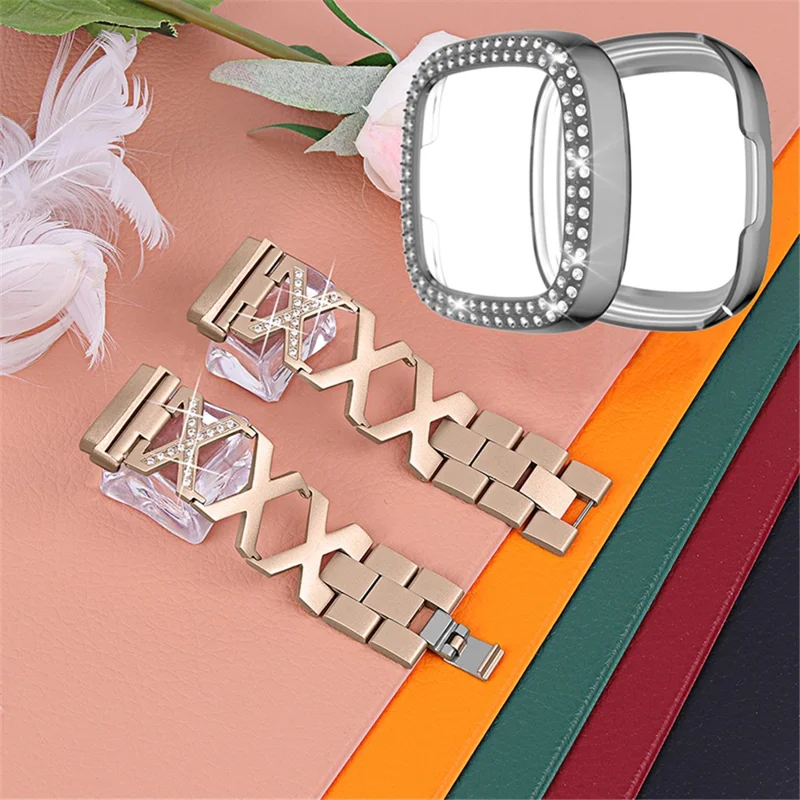 Per Fitbit Versa 3 / Sense X-Shape Design Bracciale in Acciaio Inossidabile Strap di Sostituzione Del Braccialetto + Rinastone a Due Fili Grey Watch Protective Case - Oro