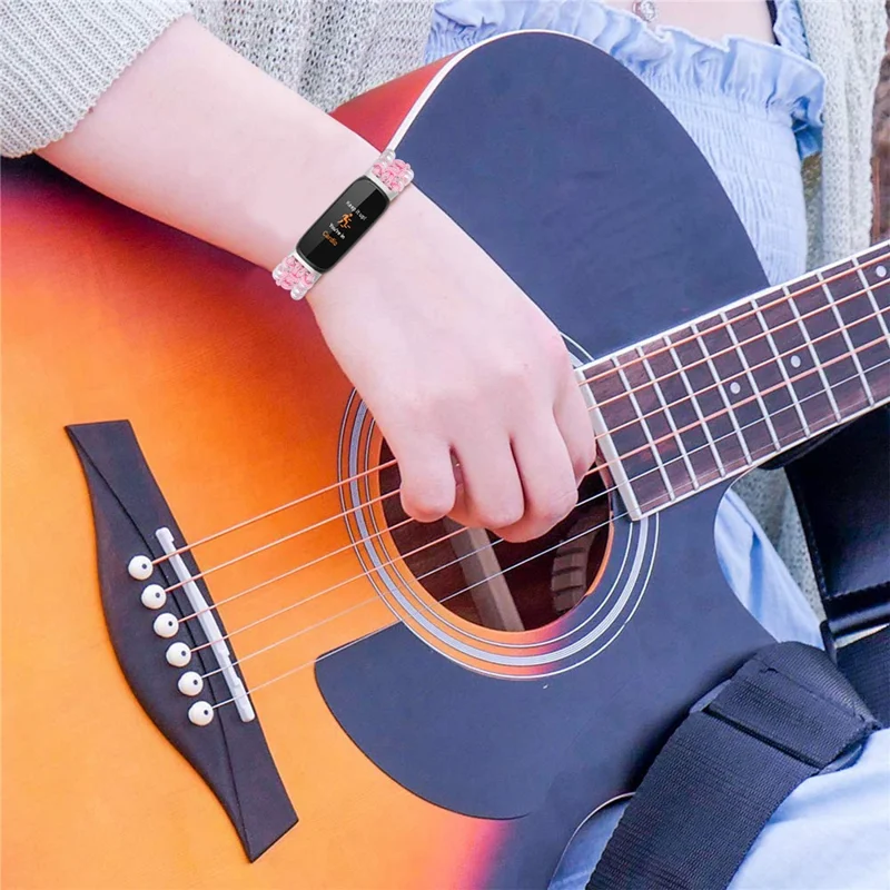 Für Fitbit Inspire 3 Pearl Decor Verstellbares geflochtenes Seil Armband Stilvolle Smartwatch-Armband - Pink