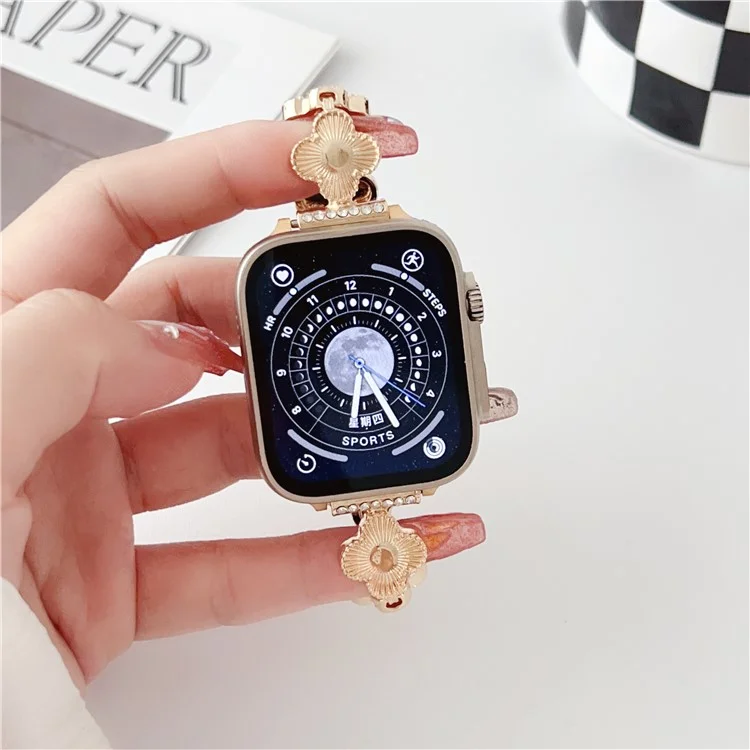 Ремешок для часов для Apple Watch Series 10 42 мм / 9 8 7 41 мм / SE (2023) SE (2022) SE 6 5 4 40 мм / 3 2 1 38 мм с клевером Charm Watch Bracelet Metal Watchband - Gold