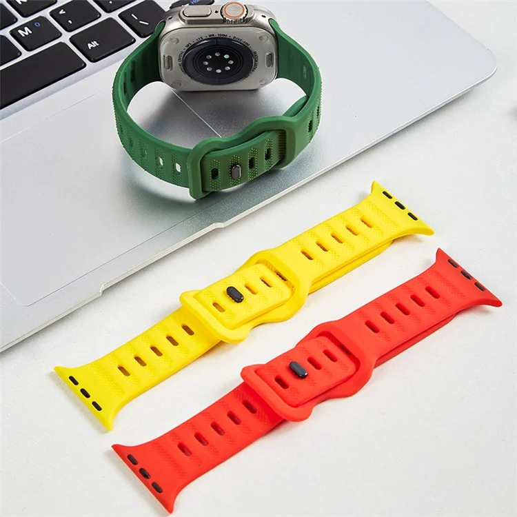 For Apple Watch Series 10 46mm / Ultra 2 Ultra 49mm /  Series 9 8 7 45mm / 6 5 4 SE (2023) SE (2022) SE 44mm / 3 2 1 42mm Watch Band Silicone Wrist Strap with Butterfly Buckle - Army Green