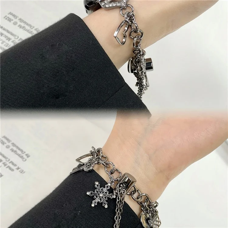 Watch Band for Apple Watch Series 10 42mm / 9 8 7 41mm / SE (2023) SE (2022) SE 6 5 4 40mm / 3 2 1 38mm Snowflake Charm Watch Strap - Gold