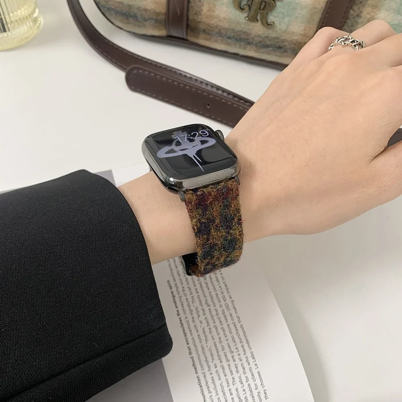 For Apple Watch Series 11 10 42mm / 9 8 7 41mm / SE3 SE2 SE 6 5 4 40mm / 3 2 1 38mm Magnetic Buckle Woolen Strap - Coffee+Black