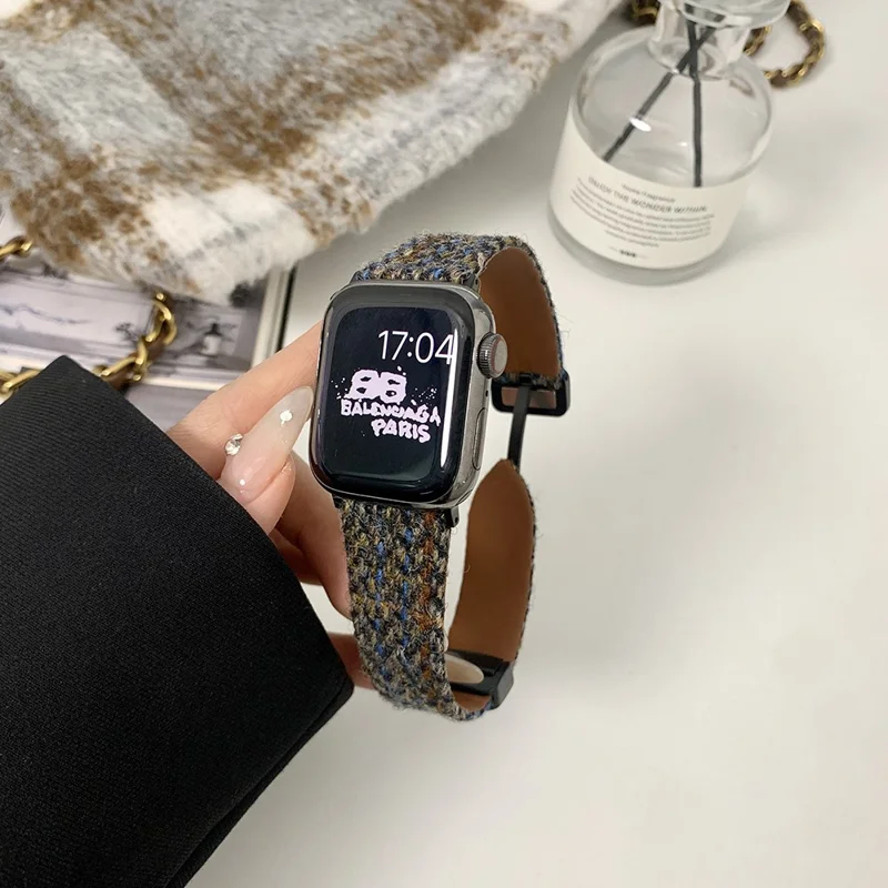 Cinturino in lana per Apple Watch 10 46mm / Ultra 2 / Ultra 49mm / 9 8 7 45mm / SE (2023) SE (2022) SE 6 5 4 44mm / 3 2 1 42mm - Blu+Nero