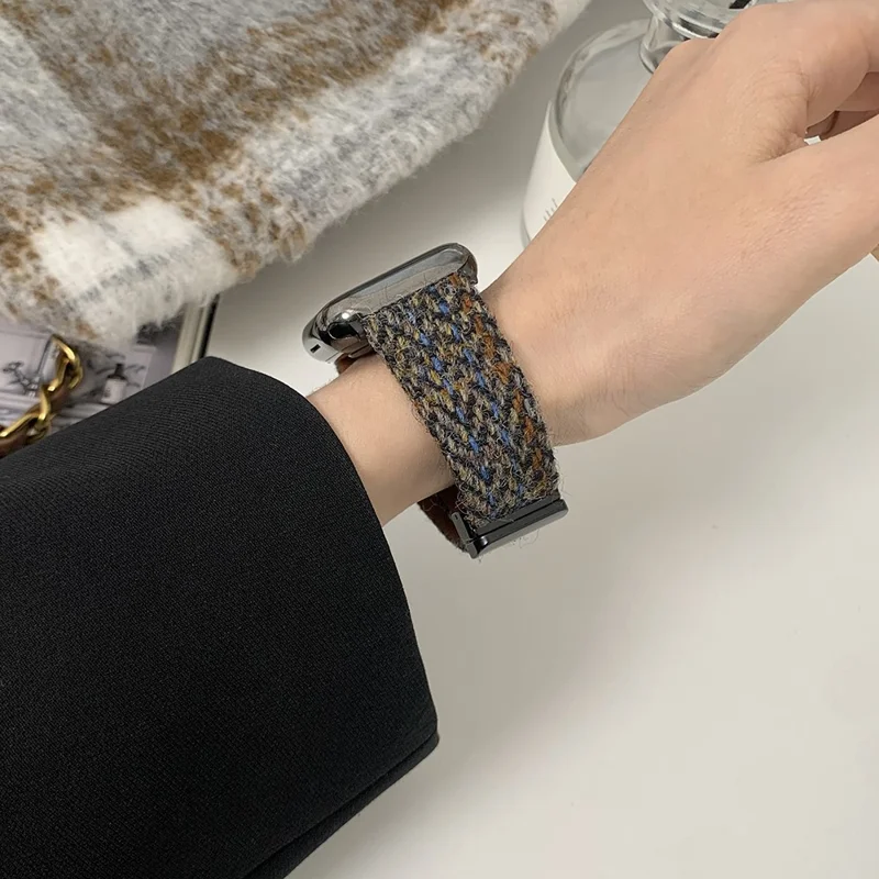 Cinturino in lana per Apple Watch 10 46mm / Ultra 2 / Ultra 49mm / 9 8 7 45mm / SE (2023) SE (2022) SE 6 5 4 44mm / 3 2 1 42mm - Blu+Nero