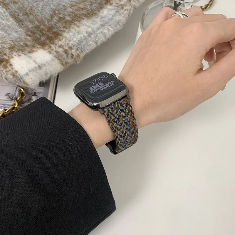 Cinturino in lana per Apple Watch 10 46mm / Ultra 2 / Ultra 49mm / 9 8 7 45mm / SE (2023) SE (2022) SE 6 5 4 44mm / 3 2 1 42mm - Blu+Nero