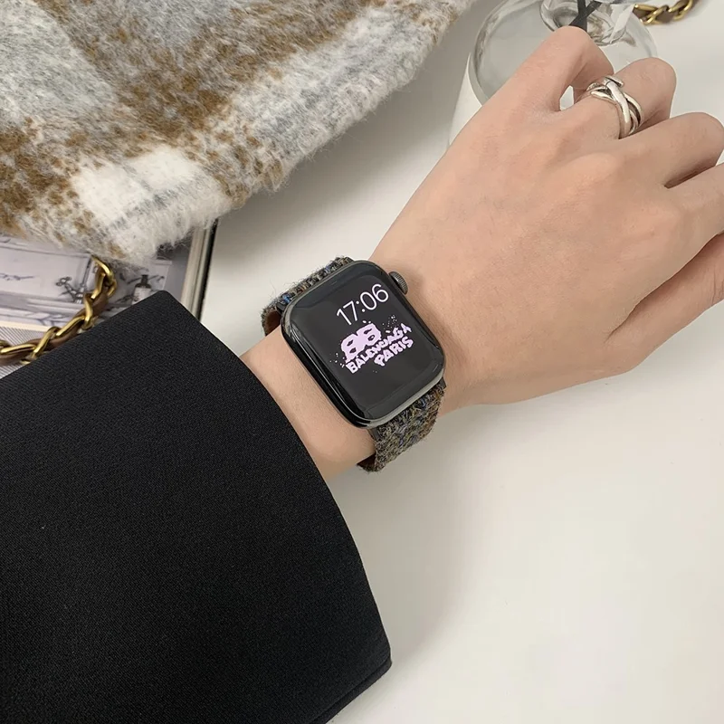 Cinturino in lana per Apple Watch 10 46mm / Ultra 2 / Ultra 49mm / 9 8 7 45mm / SE (2023) SE (2022) SE 6 5 4 44mm / 3 2 1 42mm - Blu+Nero