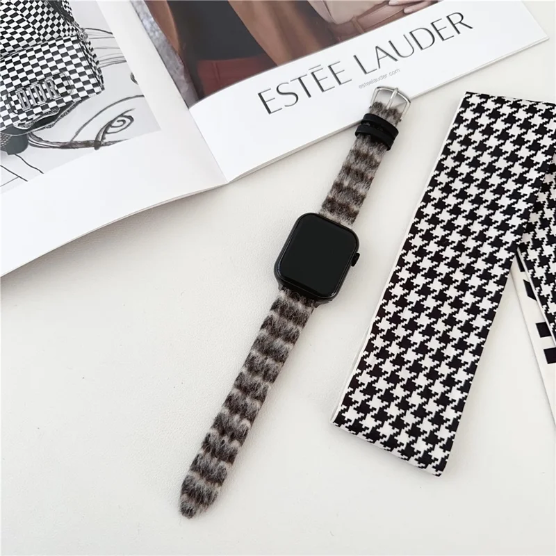 For Apple Watch 10 46mm / Ultra 2 / Ultra 49mm / 9 8 7 45mm / SE (2023) SE (2022) SE 6 5 4 44mm / 3 2 1 42mm Woolen Winter Watch Straps - Dark Brown