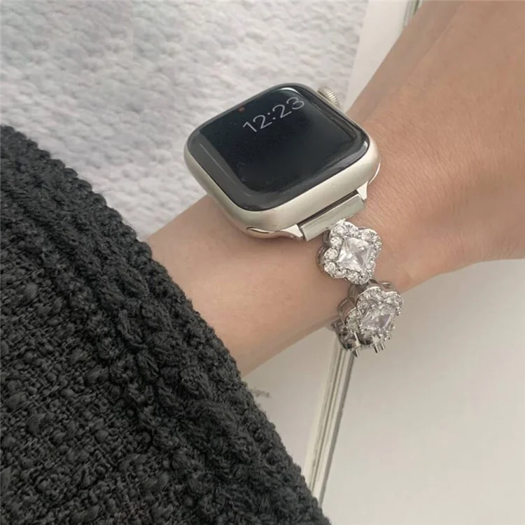 Vierblättriger Klee-Armband für Apple Watch Series 10 42mm / 9 8 7 41mm / SE (2023) SE (2022) SE 6 5 4 40mm / 3 2 1 38mm Zinklegierung Band - Silber