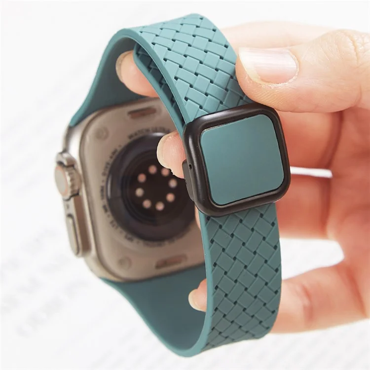 Watch Band For Apple Watch Series 10 42mm / 9 8 7 41mm / SE (2023) SE (2022) SE 6 5 4 40mm / 3 2 1 38mm Woven Texture Silicone Strap - Black