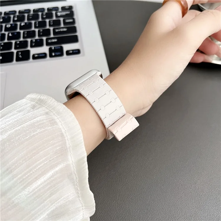KALEBOL KLB-CXGJ-002 Magnetic Silicone Band For Apple Watch Series 10 42mm / 9 8 7 41mm / SE (2022) SE (2023) SE 6 5 4 40mm / 3 2 1 38mm - Starlight+Pink