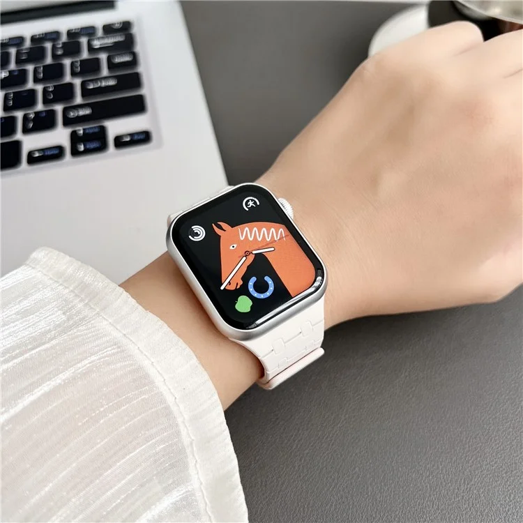 KALEBOL KLB-CXGJ-002 Magnetic Silicone Band For Apple Watch Series 10 42mm / 9 8 7 41mm / SE (2022) SE (2023) SE 6 5 4 40mm / 3 2 1 38mm - Starlight+Pink