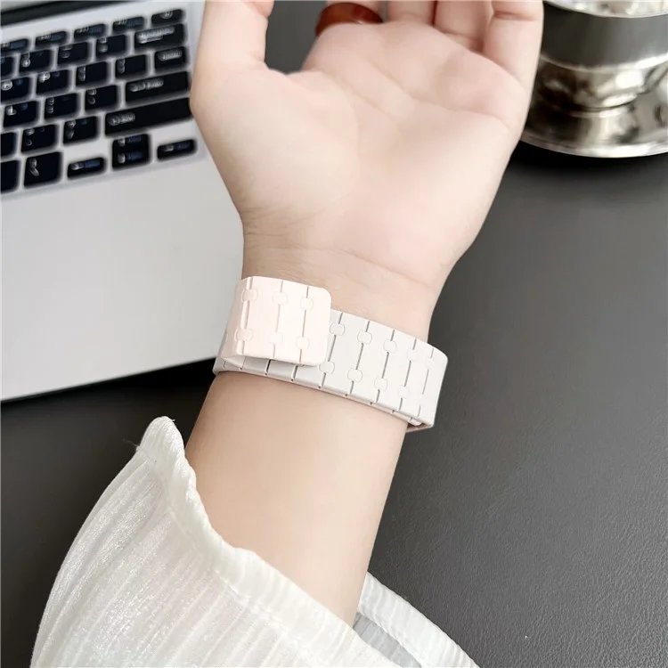 KALEBOL KLB-CXGJ-002 Magnetic Silicone Band For Apple Watch Series 10 42mm / 9 8 7 41mm / SE (2022) SE (2023) SE 6 5 4 40mm / 3 2 1 38mm - Starlight+Pink