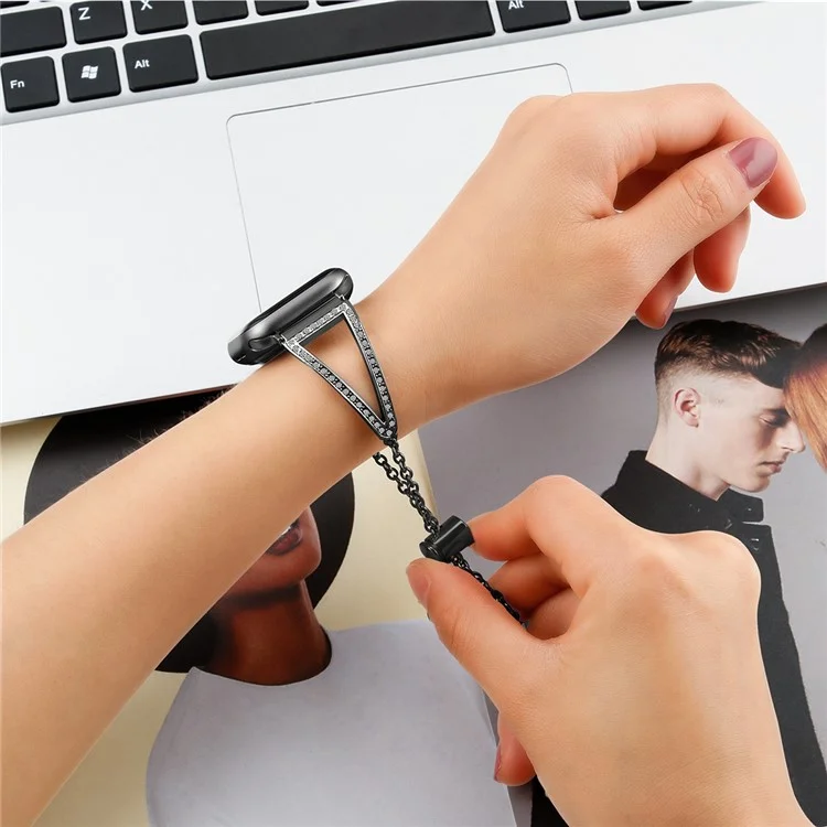 Para Apple Watch 10 46mm / Ultra 2 / Ultra 49mm / 9 8 7 45mm / SE (2023) SE (2022) SE 6 5 4 44mm / 3 2 1 42mm Hollow Triangle Slider Bracelet - Negro