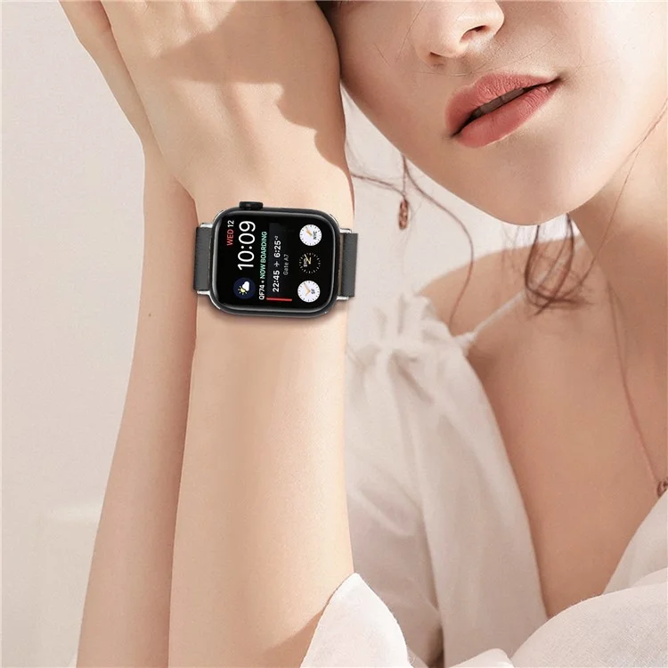 Nylon Braided Strap for Apple Watch 10 46mm / Ultra 2 / Ultra 49mm / 9 8 7 45mm / SE (2023) SE (2022) SE 6 5 4 44mm / 3 2 1 42mm Wrist Band - Black