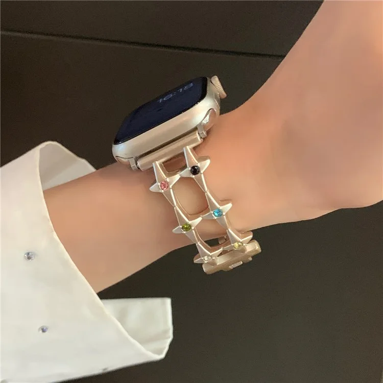 For Apple Watch Series 10 42mm / 9 8 7 41mm / SE (2023) SE (2022) SE 6 5 4 40mm / 3 2 1 38mm Alloy Bracelet Watch Band - Starlight