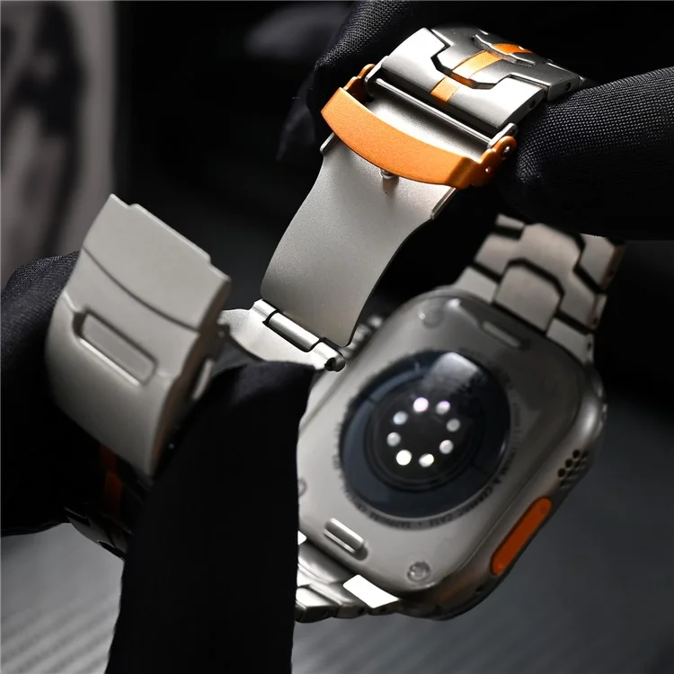 For Apple Watch 10 46mm / Ultra 2 / Ultra 49mm / 9 8 7 45mm / SE (2023) SE (2022) SE 6 5 4 44mm / 3 2 1 42mm Titanium Steel Wrist Strap - Titanium+Orange