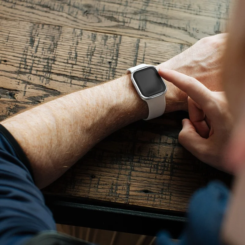 Funda moderna de policarbonato con galvanizado para Apple Watch 9 / 8 / 7 de 45 mm, carcasa protectora con protector de pantalla de vidrio templado - Transparente