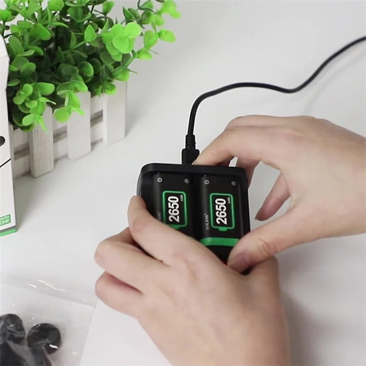 AOLION AL-XB2010 Cargador de batería de repuesto de 2650 mAh dual y estación de carga para mando de Xbox Series X