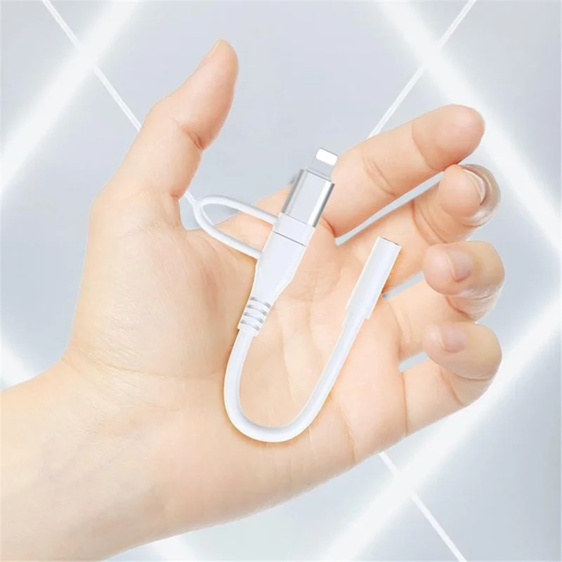 Type-C / 8-Pin Male to 3.5mm Female 2-in-1  Audio Cable Digital Chip Headphone Connection Adapter Cable - White