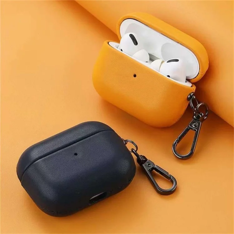 Capa protetora de couro PU + PC brilhante para o estojo dos fones de ouvido AirPods 4 com fivela de suspensão - Marrom dourado