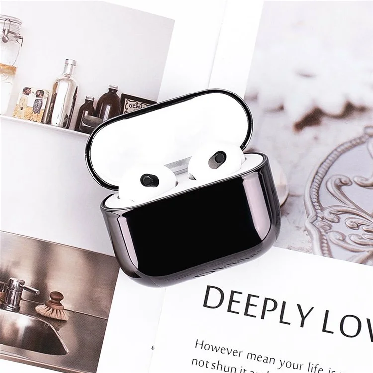 Для чехла из жесткого пластика для AirPods 4 с электрохимическим покрытием - черный