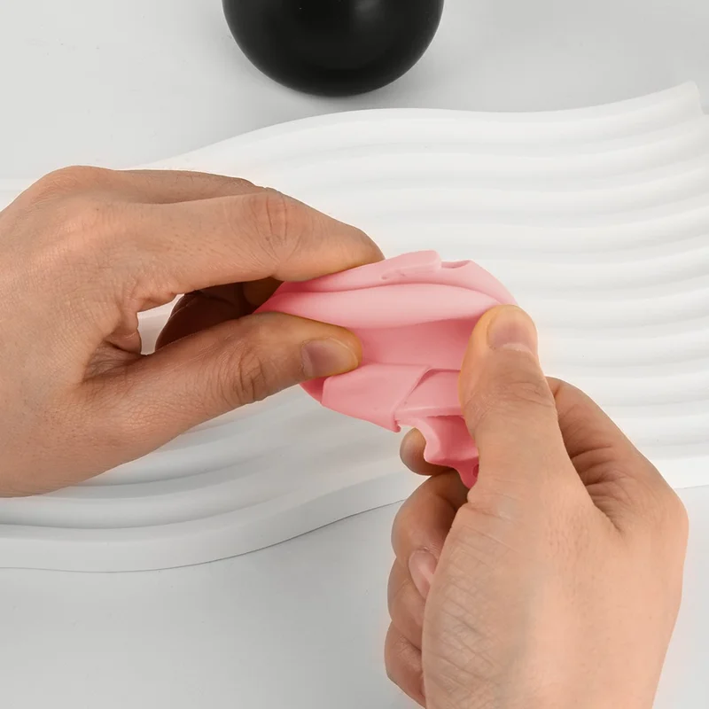 For Samsung Galaxy Buds3 FE Silicone Case Wireless Earphone Anti-Scratch Protective Cover with Carabiner - White