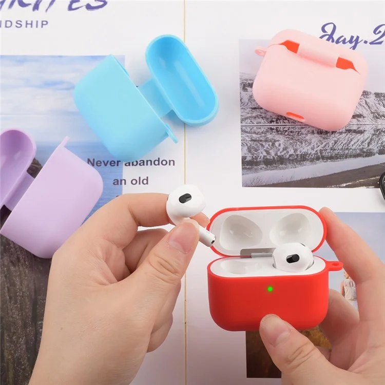 Cubierta de Caja de Auriculares de Piel de Silicona Completa Resistente a Los Rasguños Con Carabinero Para Apple AirPods 3 - Rosa Profundo