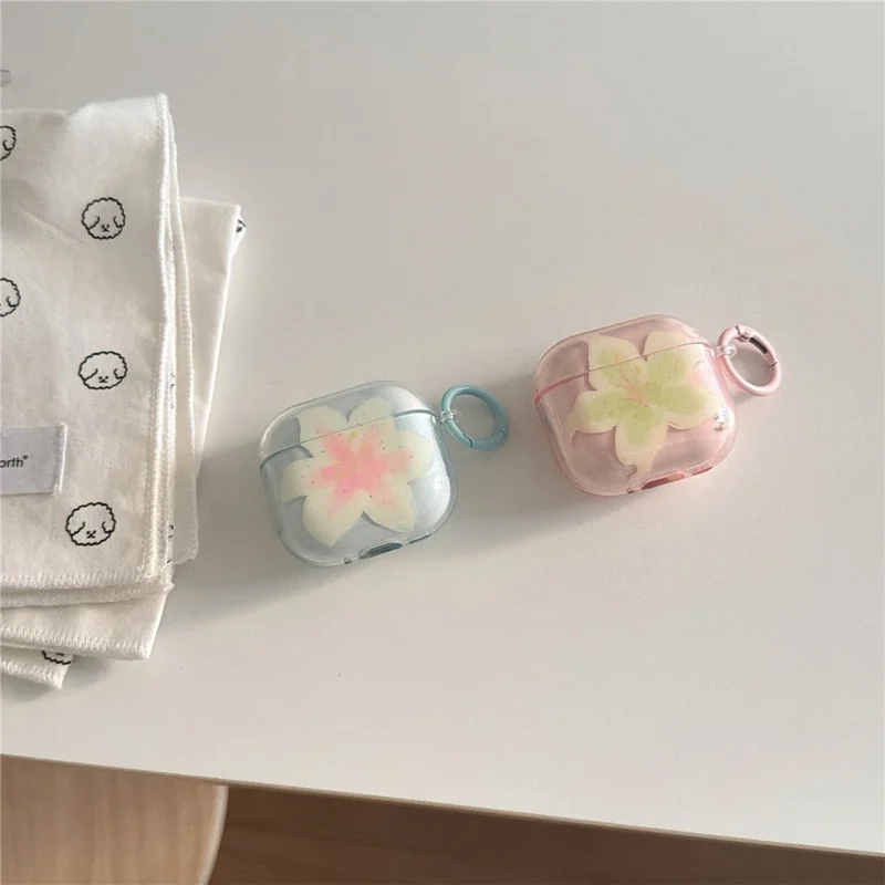 For AirPods 4 Beskyttelsesdæksel IMD Blomstermønster Gennemsigtigt TPU Dæksel med Metalbøjle - Transparent Rosa