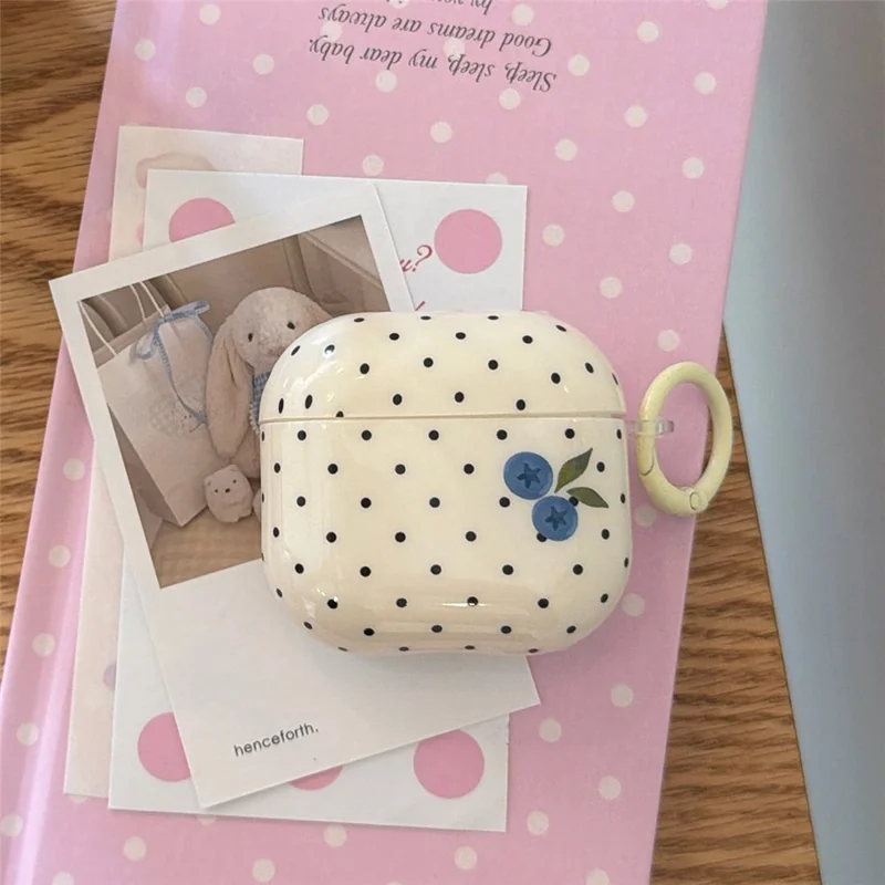 Funda TPU para AirPods 4 con diseño de puntos de arándano, funda protectora con colgante y hebilla metálica