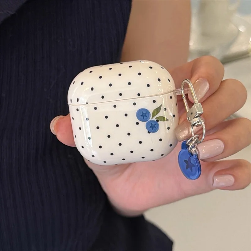 Funda TPU para AirPods 4 con diseño de puntos de arándano, funda protectora con colgante y hebilla metálica