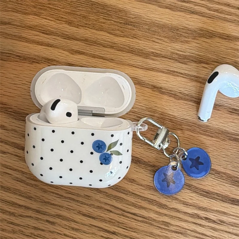 Funda TPU para AirPods 4 con diseño de puntos de arándano, funda protectora con colgante y hebilla metálica