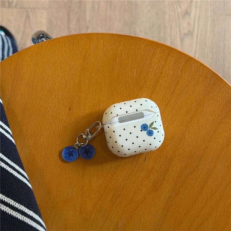 Funda TPU para AirPods Pro 3 con diseño de puntos de arándano, funda protectora con colgante y hebilla metálica